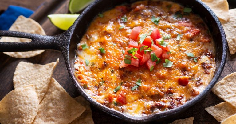 how long does queso last in the fridge